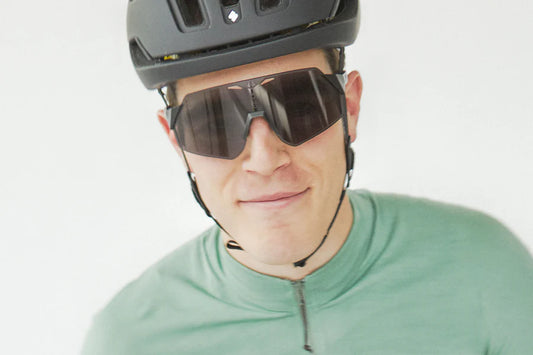 AVEO Cornea Black
